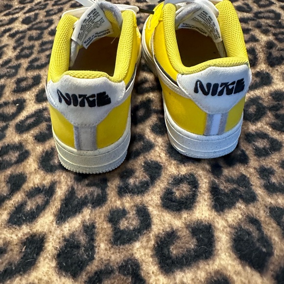 HTF yellow Nike dunks - Picture 4 of 4